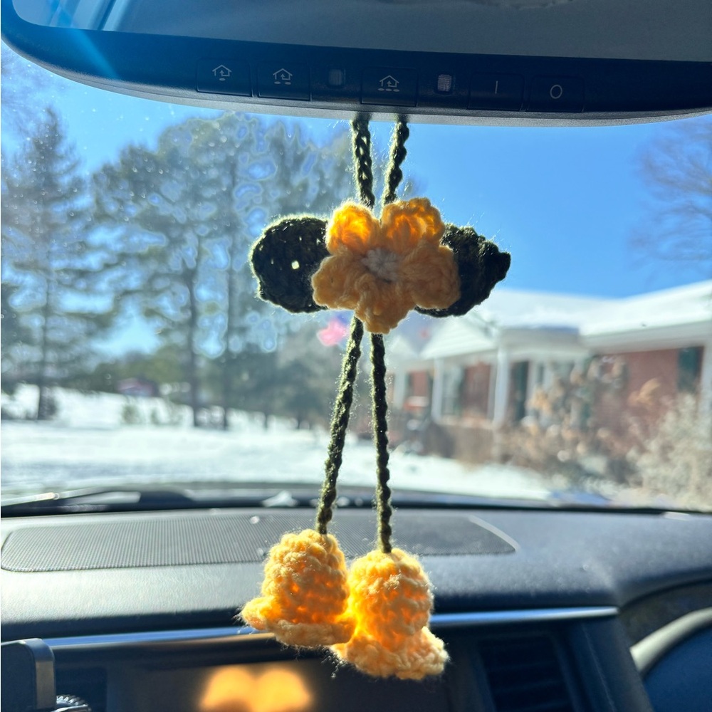 Lily of the Valley Rearview Mirror Hanger - Picture 3 of 3